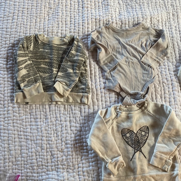 Mini mioche lot (12-18, 18-24 & 2) - Picture 1 of 2